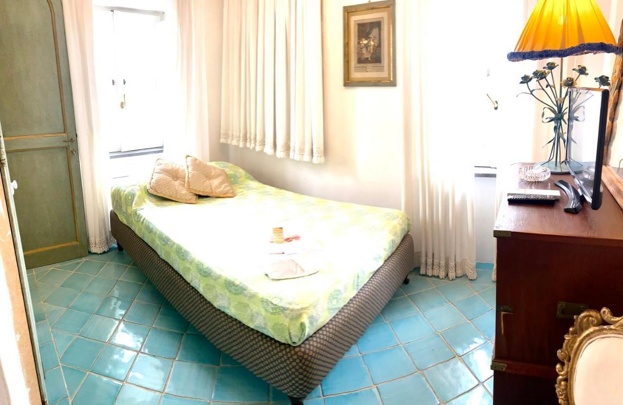 Bed and Breakfast Il Campanile Sulla Piazzetta Капри Экстерьер фото